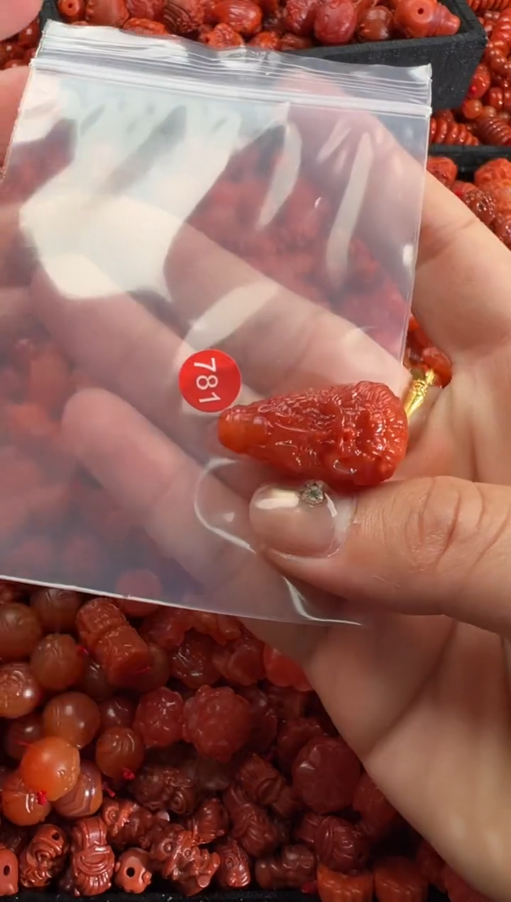【闪购商品】南红玛瑙未镶嵌颈饰2