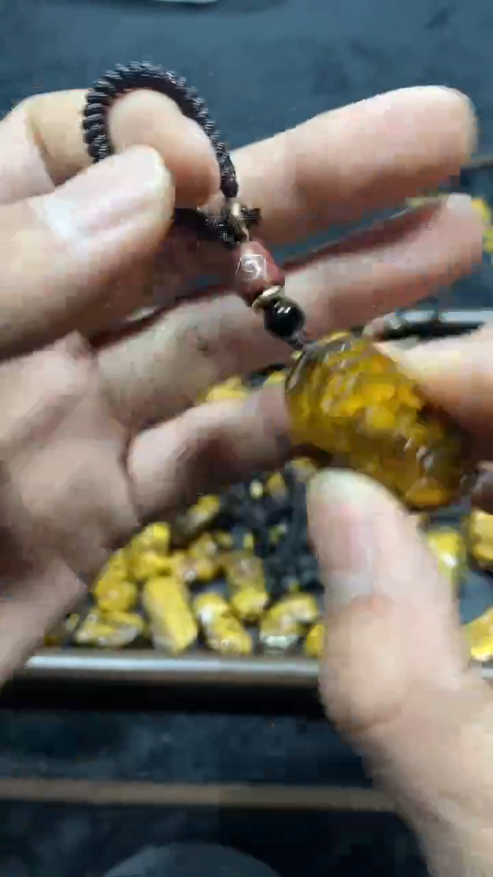 查罗石合金颈饰虎眼石钥匙扣