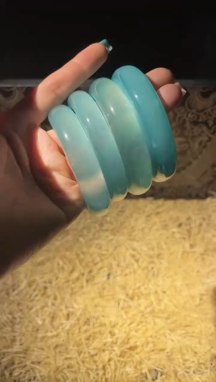 【闪购商品】【闪购商品】纯蓝色棉絮手镯一个