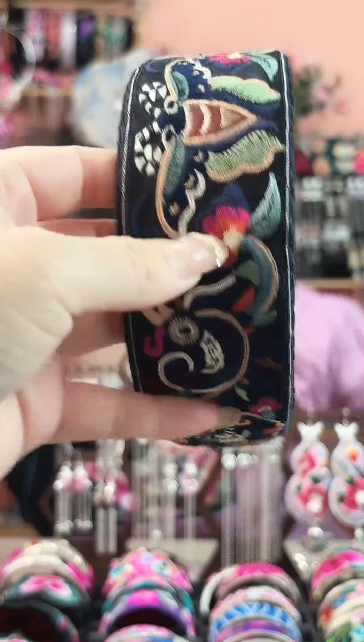 艺枝独绣手工饰品125