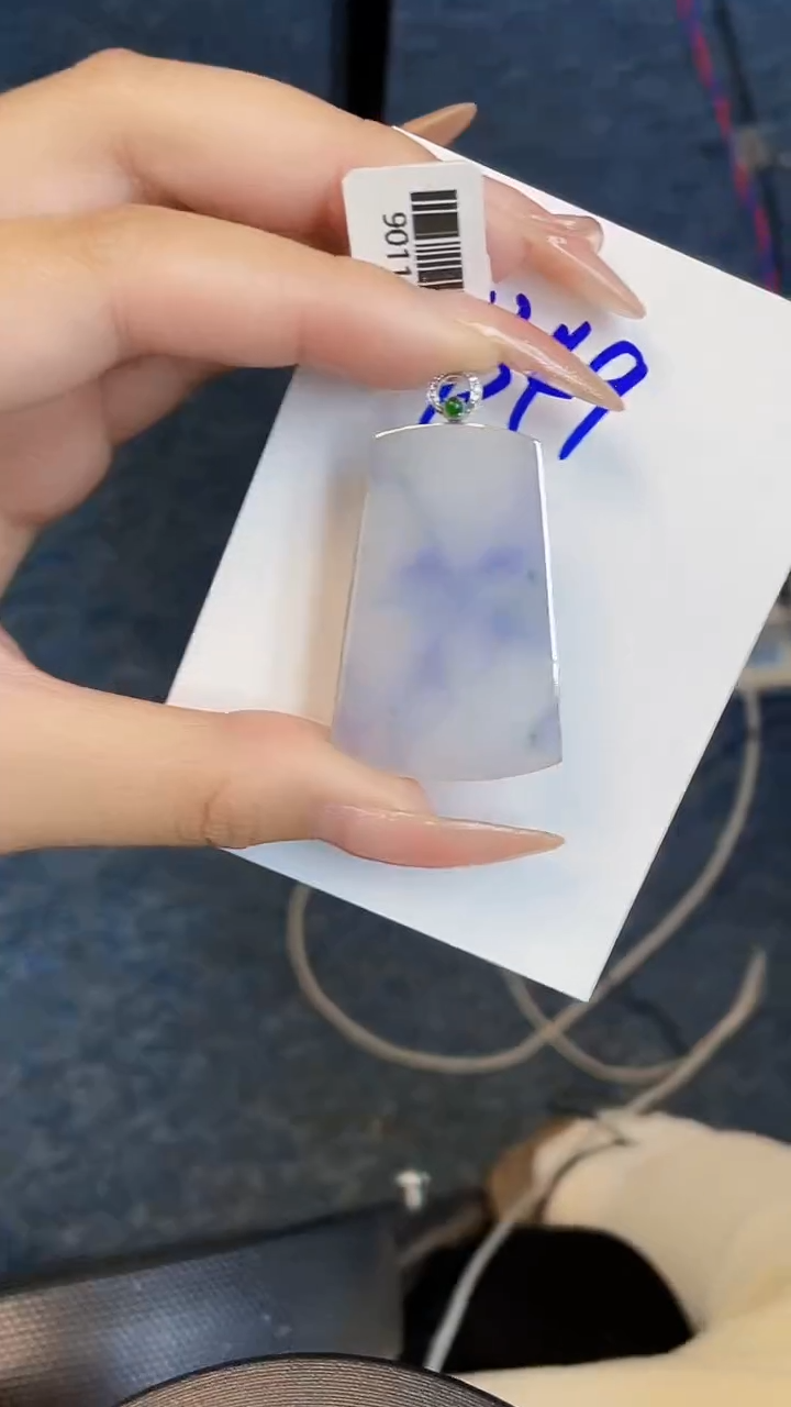 【闪购商品】翡翠颈饰18K金镶嵌00000000