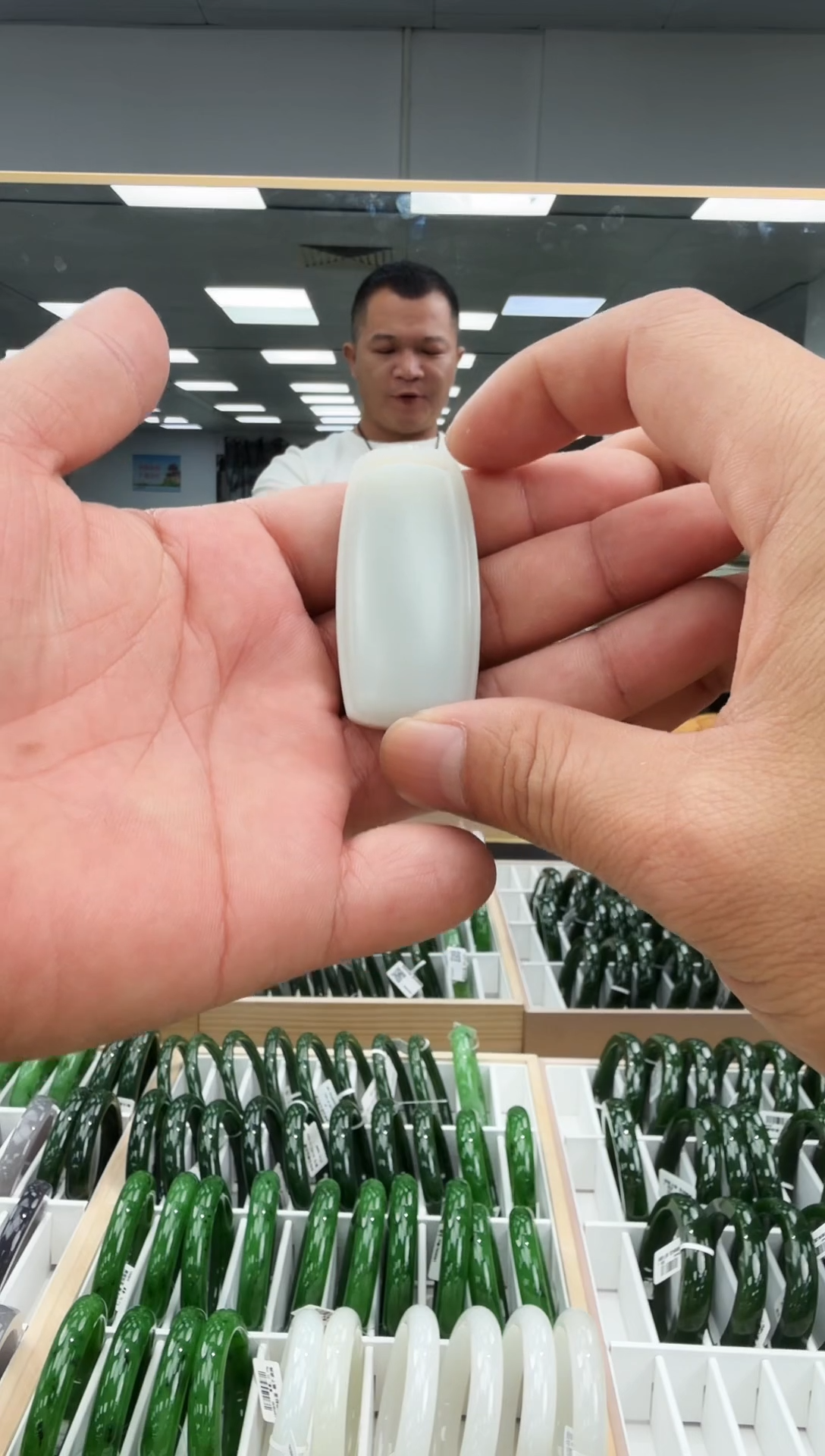 颈饰未镶嵌和田玉无事牌吊坠多样性发一