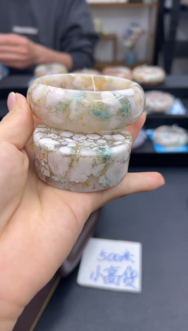 【闪购商品】石英质玉手镯未镶嵌A297(57圈赠送镯心)