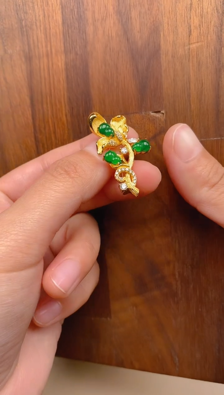【闪购商品】翡翠吊坠(不含链)银S925镶嵌玉兰花胸针