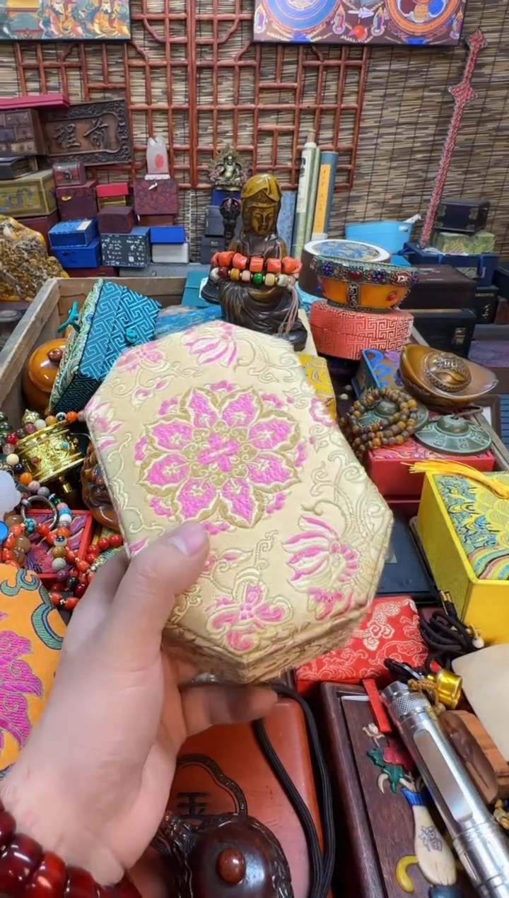 【闪购商品】滴血莲花菩提吊坠扎西当天订单当天直发如图