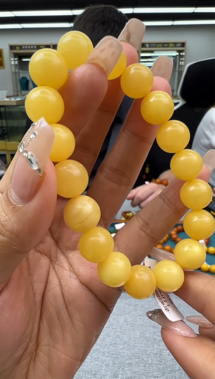 【闪购商品】琥珀手串未镶嵌81秒拍号
