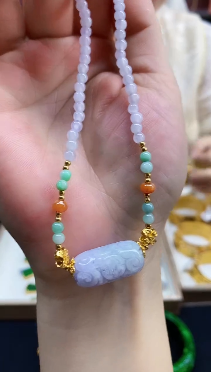 颈饰未镶嵌翡翠吊坠