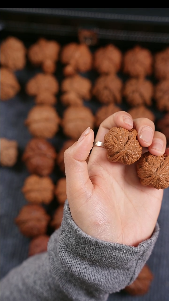 【闪购商品】文玩核桃吊坠三角白