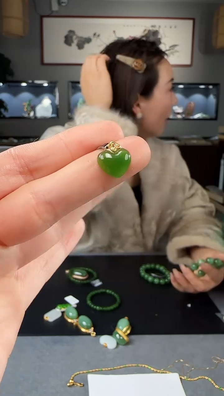 【闪购商品】和田玉吊坠(不含链)18K金镶嵌1