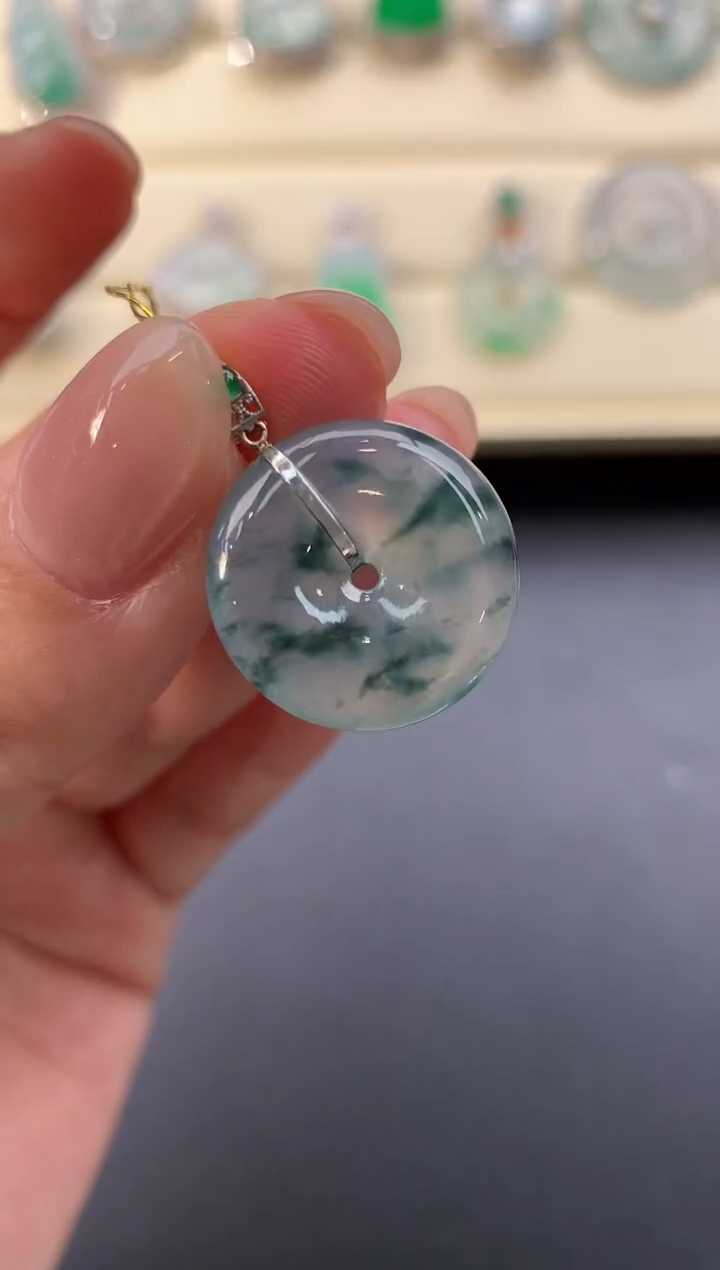 【闪购商品】翡翠颈饰18K金镶嵌D640     