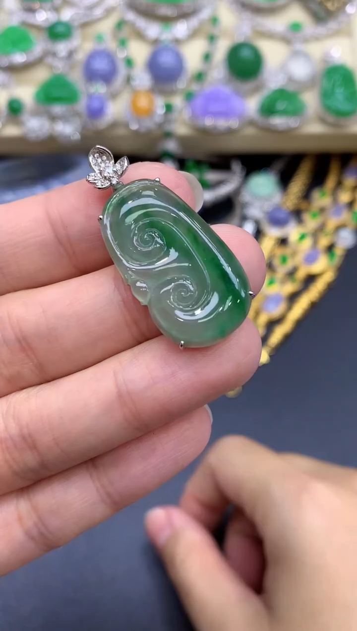 颈饰18K金镶嵌翡翠棉**?43-中国好珍宝