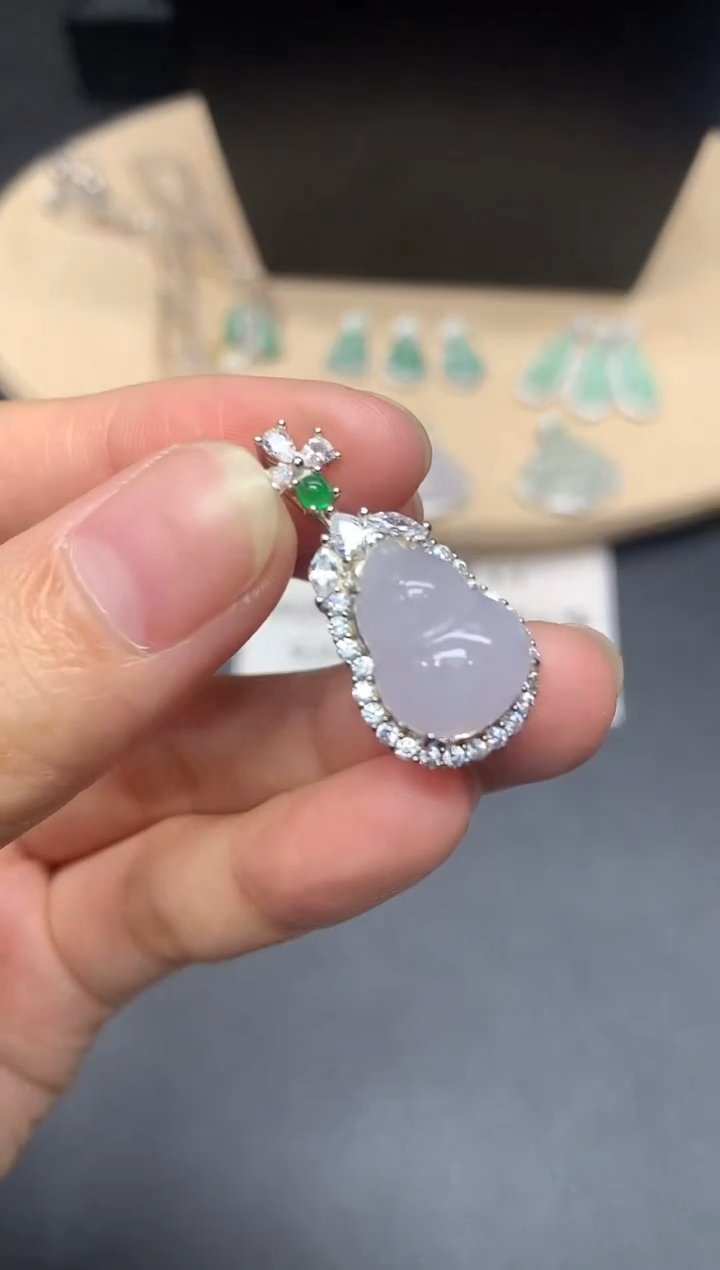 【闪购商品】翡翠吊坠(不含链)银S925镶嵌葫芦【无服务费】