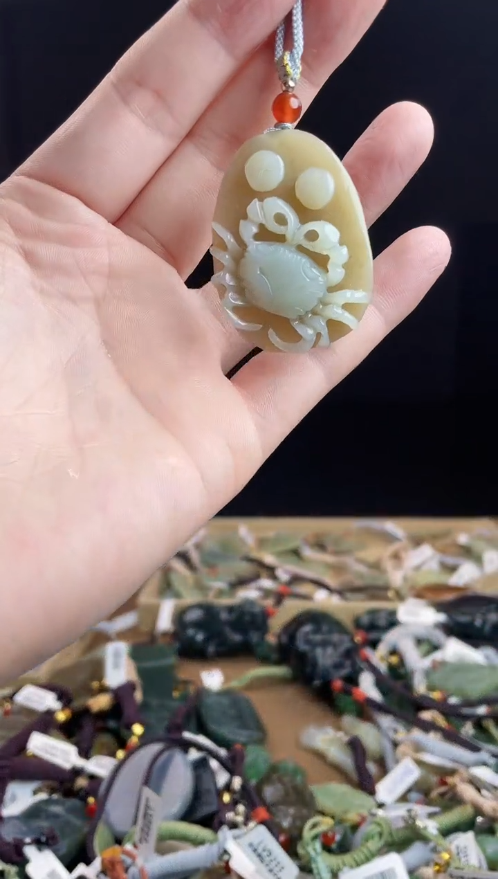 颈饰未镶嵌和田玉1