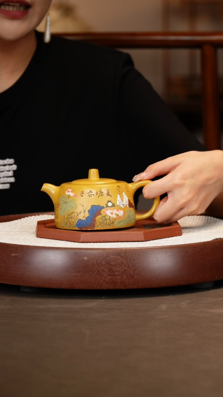 【邵忠源】井栏壶260c黄金砂+荷花画+井栏壶承