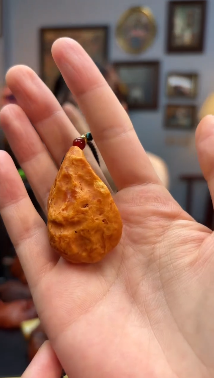 琥珀颈饰未镶嵌云**憩吊坠