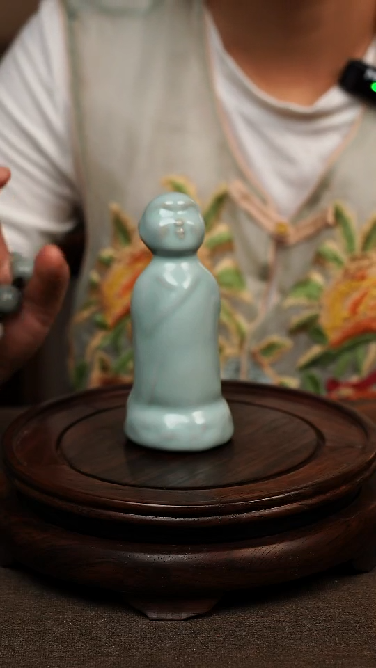 瓷片天青色茶宠小和尚杯微瑕不带礼盒