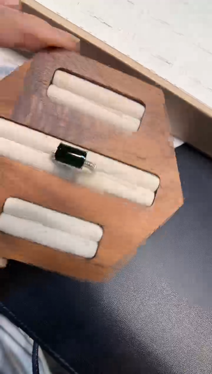 18K金镶嵌戒指翡翠戒指14圈上下两个圈口免费改