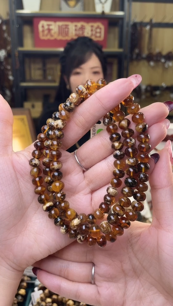 【闪购商品】琥珀裸石未镶嵌8+溶洞108