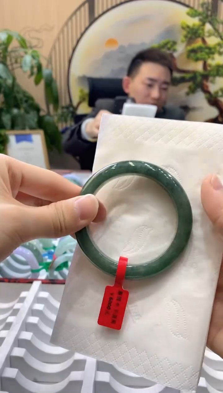 【闪购商品】翡翠手镯未镶嵌000009896