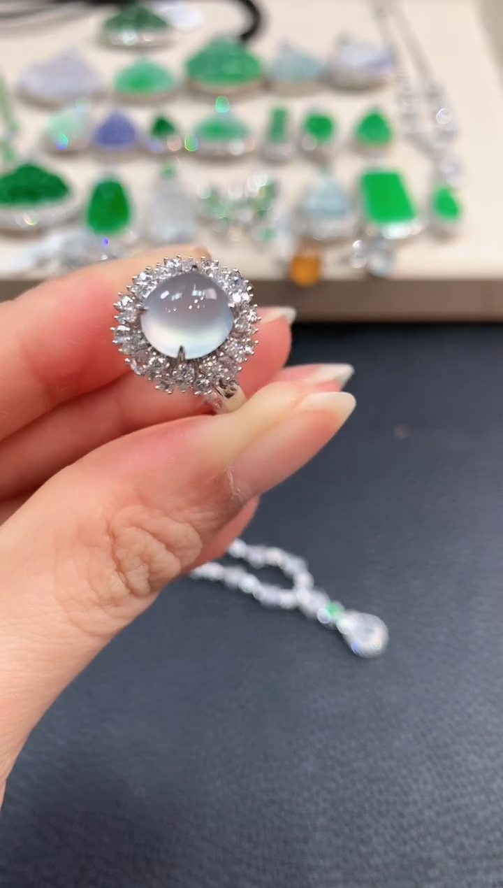 【闪购商品】翡翠戒指18K金镶嵌b121     