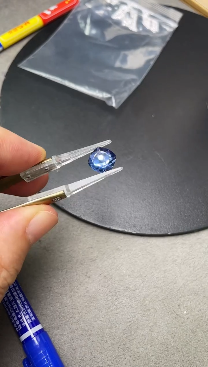 未镶嵌裸石萤石5.32克拉