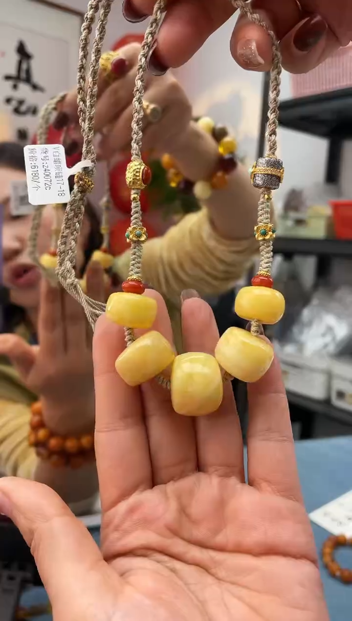 【闪购商品】蜜蜡珠宝奇石未镶嵌17微瑕发一件