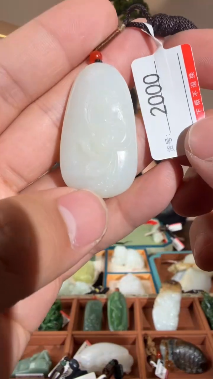 颈饰未镶嵌和田玉1