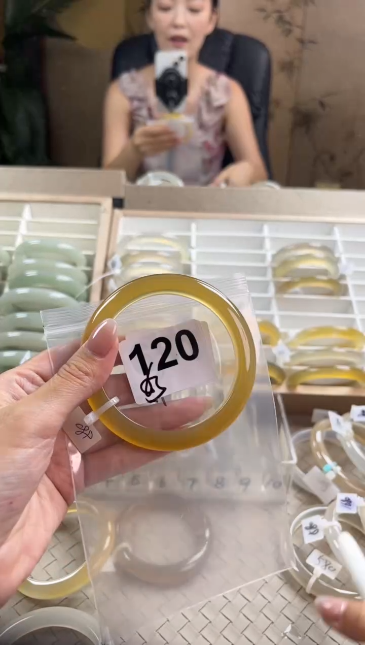 手镯玛瑙/玉髓未镶嵌李*子120