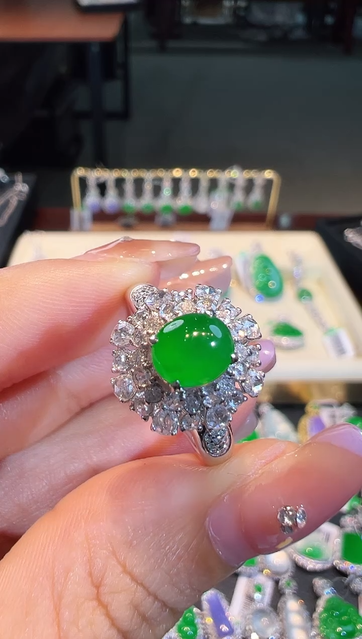 【闪购商品】翡翠戒指18K金镶嵌翡翠