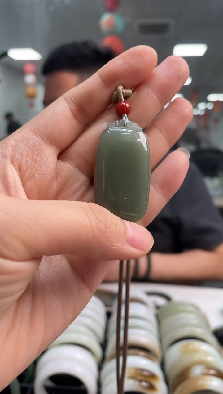 和田玉未镶嵌颈饰蓝调湖水无事牌吊坠随机发一件