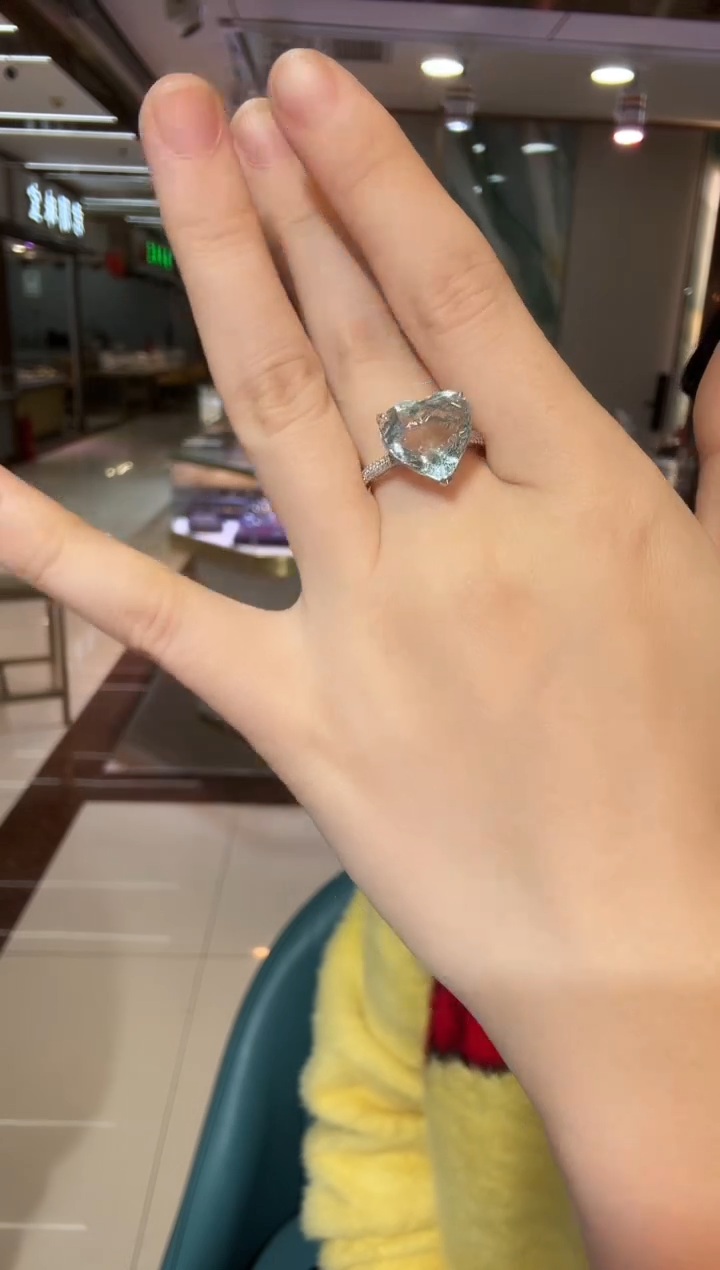 铂Pt950镶嵌戒指海蓝宝石6.80ct