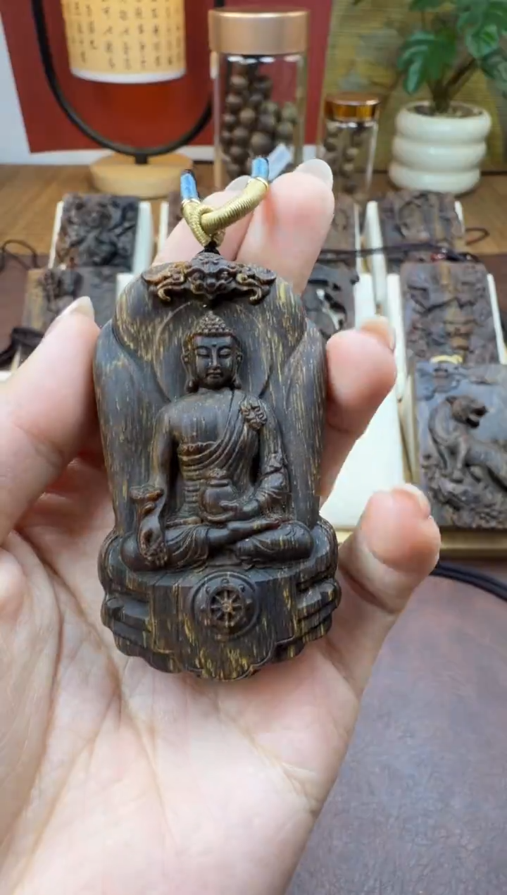木木雕款   芽庄  药师佛 7cm 送养香瓶