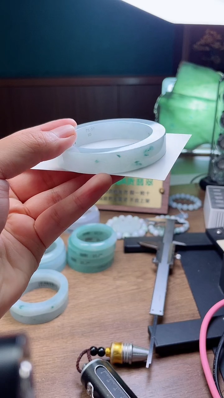 定制翡翠手镯未镶嵌可*可定制