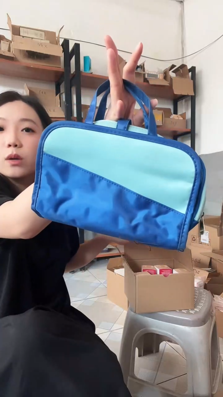 蚕丝K40小奶瓶粉底化妆包包容量超级大