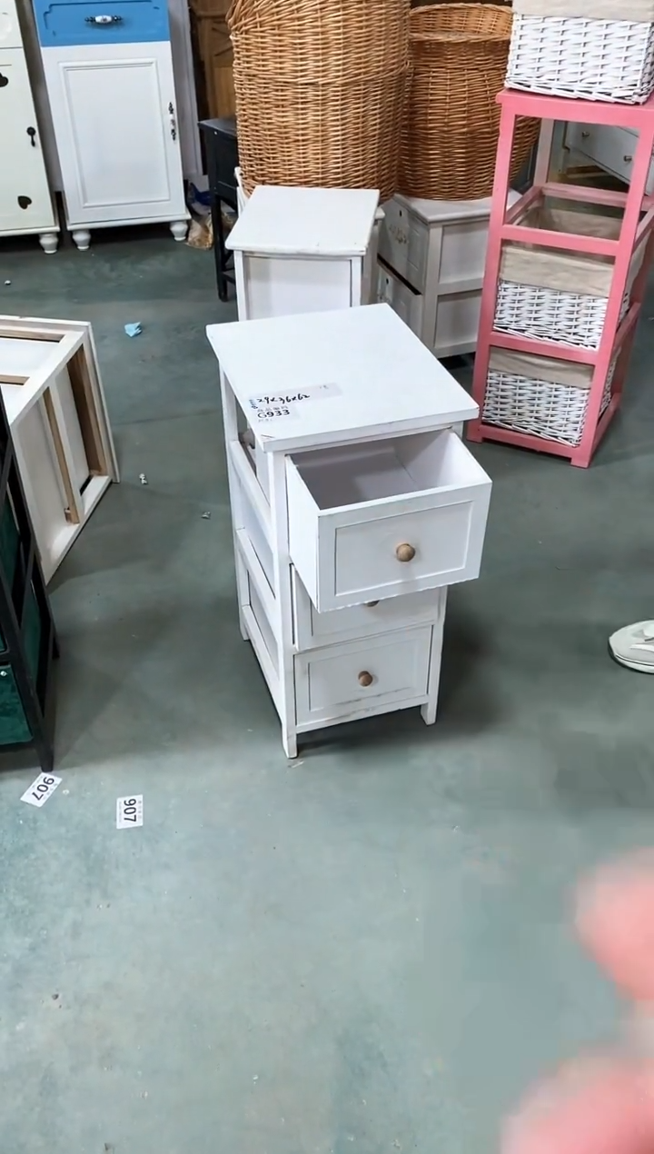 木（非红木类）214三抽白色床头柜