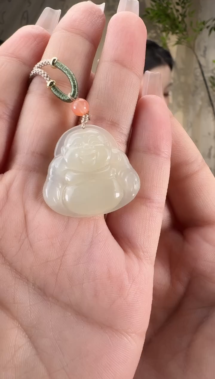 和田玉未镶嵌颈饰佛公