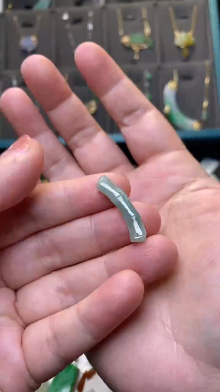 颈饰未镶嵌翡翠净货36315