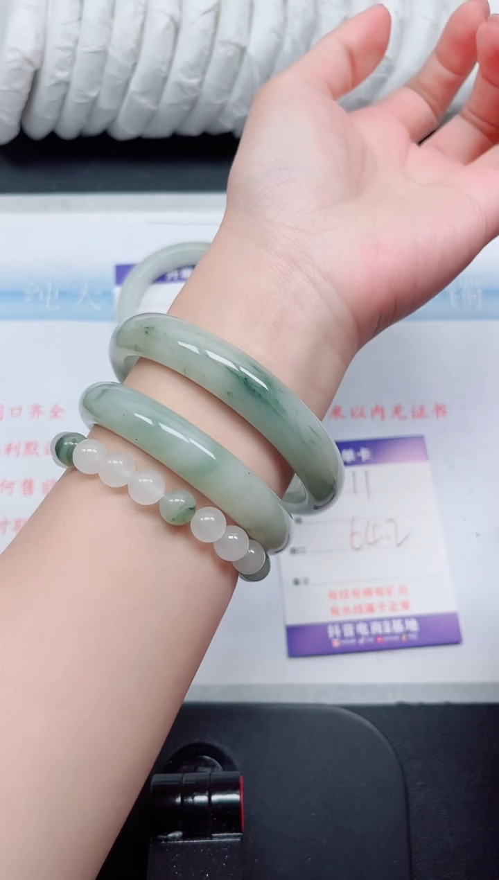 【闪购商品】石英质玉手镯未镶嵌11#64.2宽胎