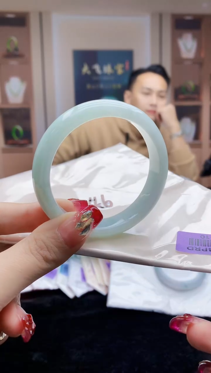 【闪购商品】翡翠手镯未镶嵌    H77-10