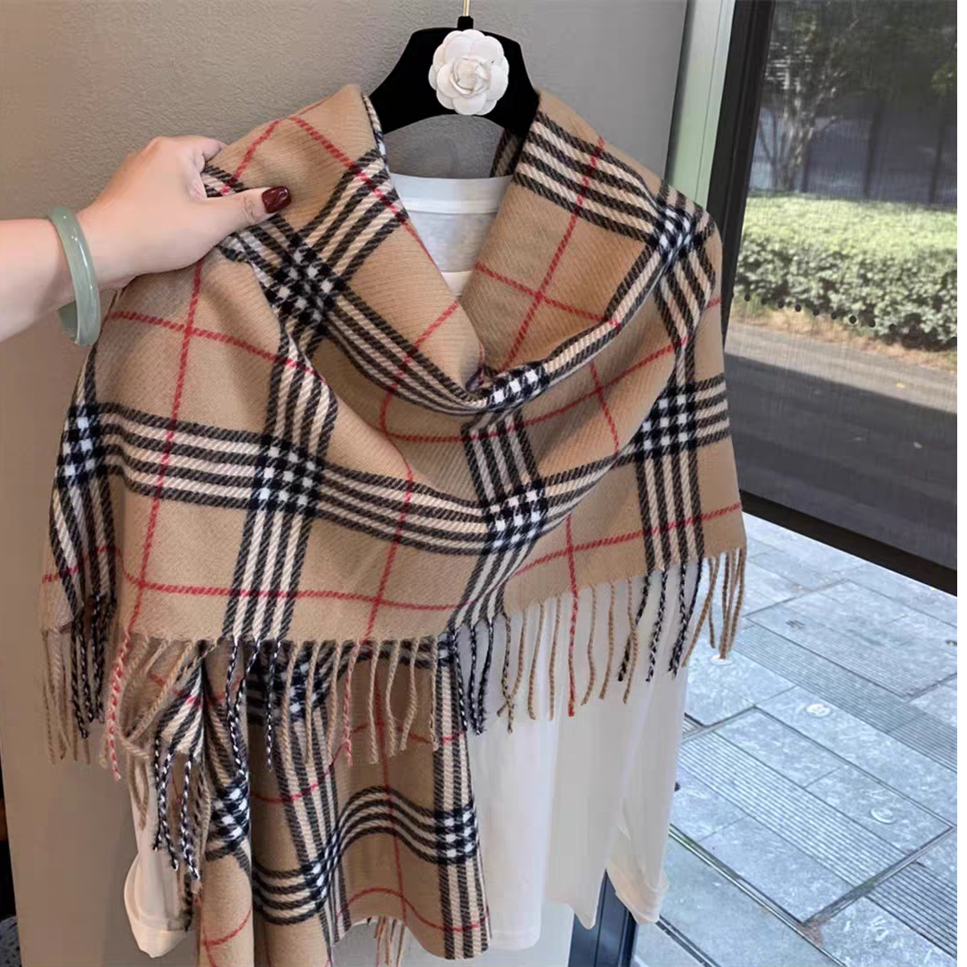 Love is long2025新款格纹流苏围巾披肩两用气质百搭高级感