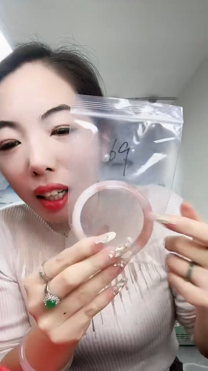 【闪购商品】石英质玉手镯未镶嵌金丝玉手镯62 圈口