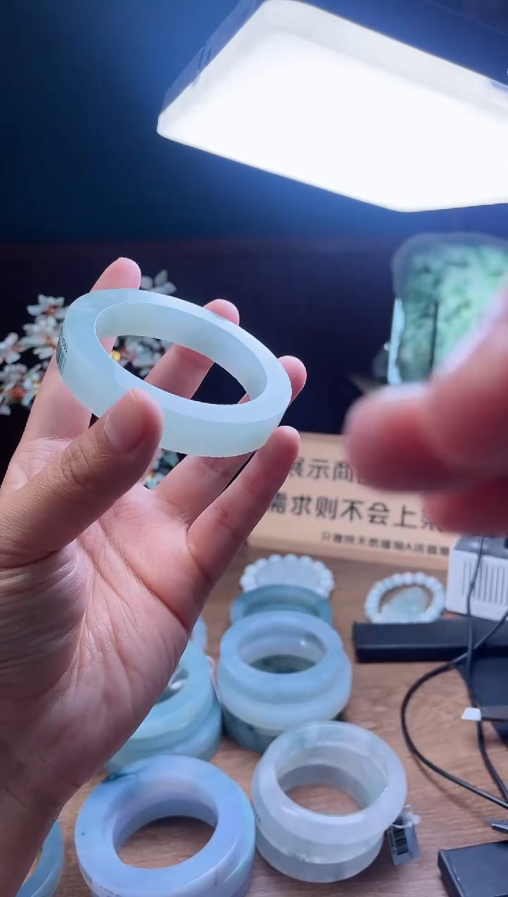 【闪购商品】定制翡翠手镯未镶嵌定制