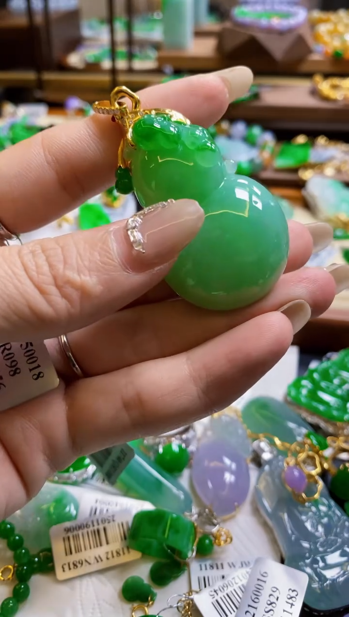 【闪购商品】定制翡翠18K金镶嵌吊坠