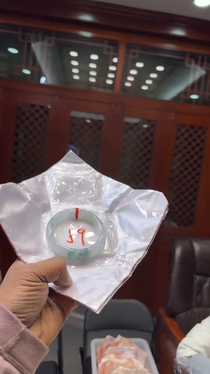 【闪购商品】翡翠手镯未镶嵌手镯