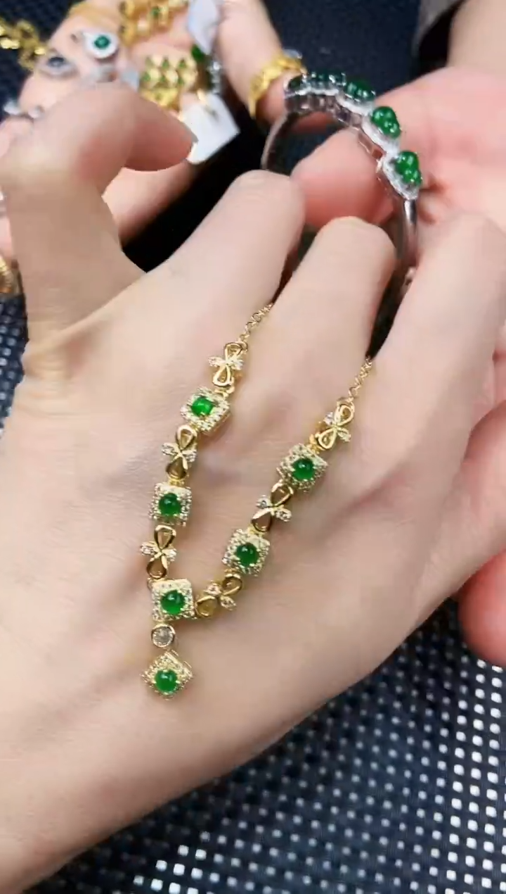 【闪购商品】翡翠颈饰未镶嵌11111111111