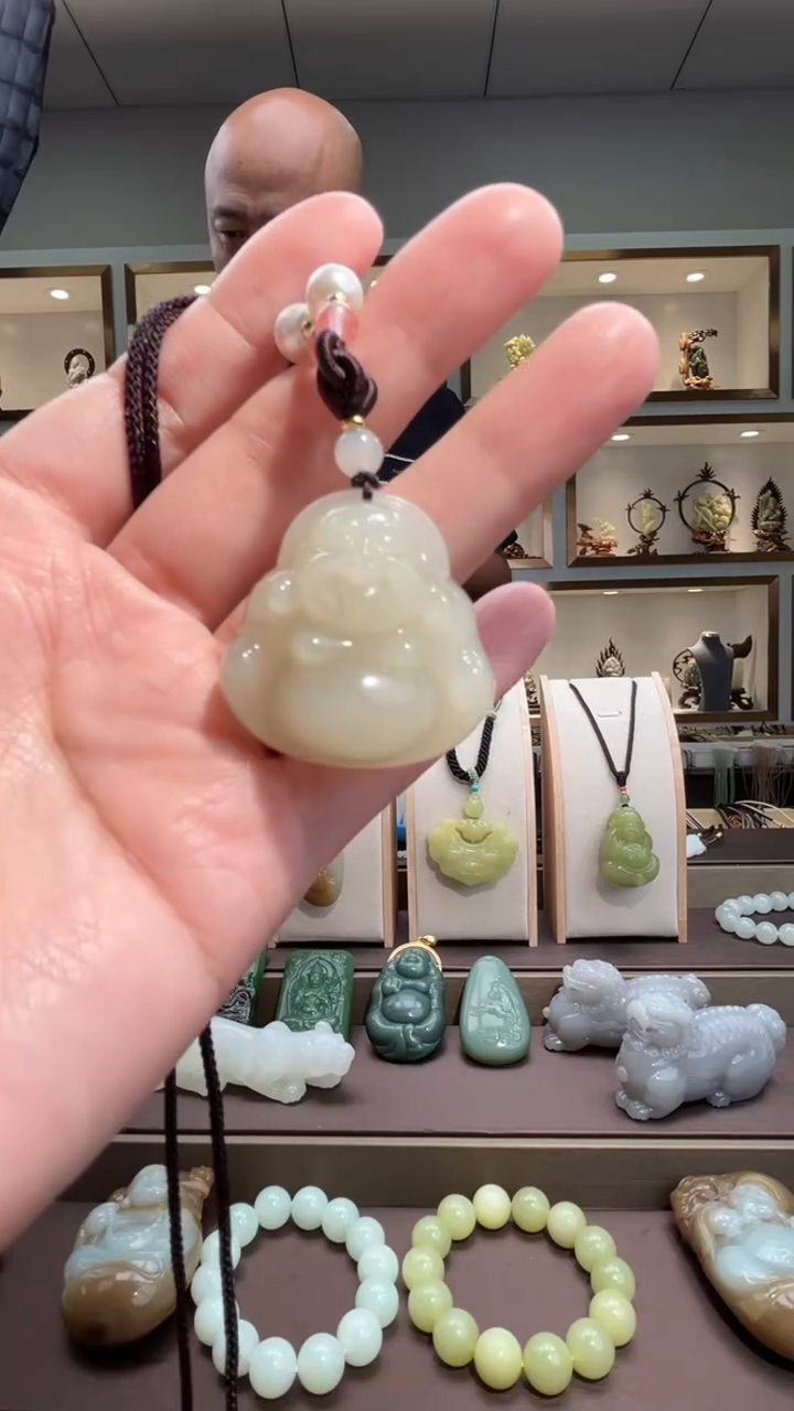 颈饰未镶嵌和田玉苏