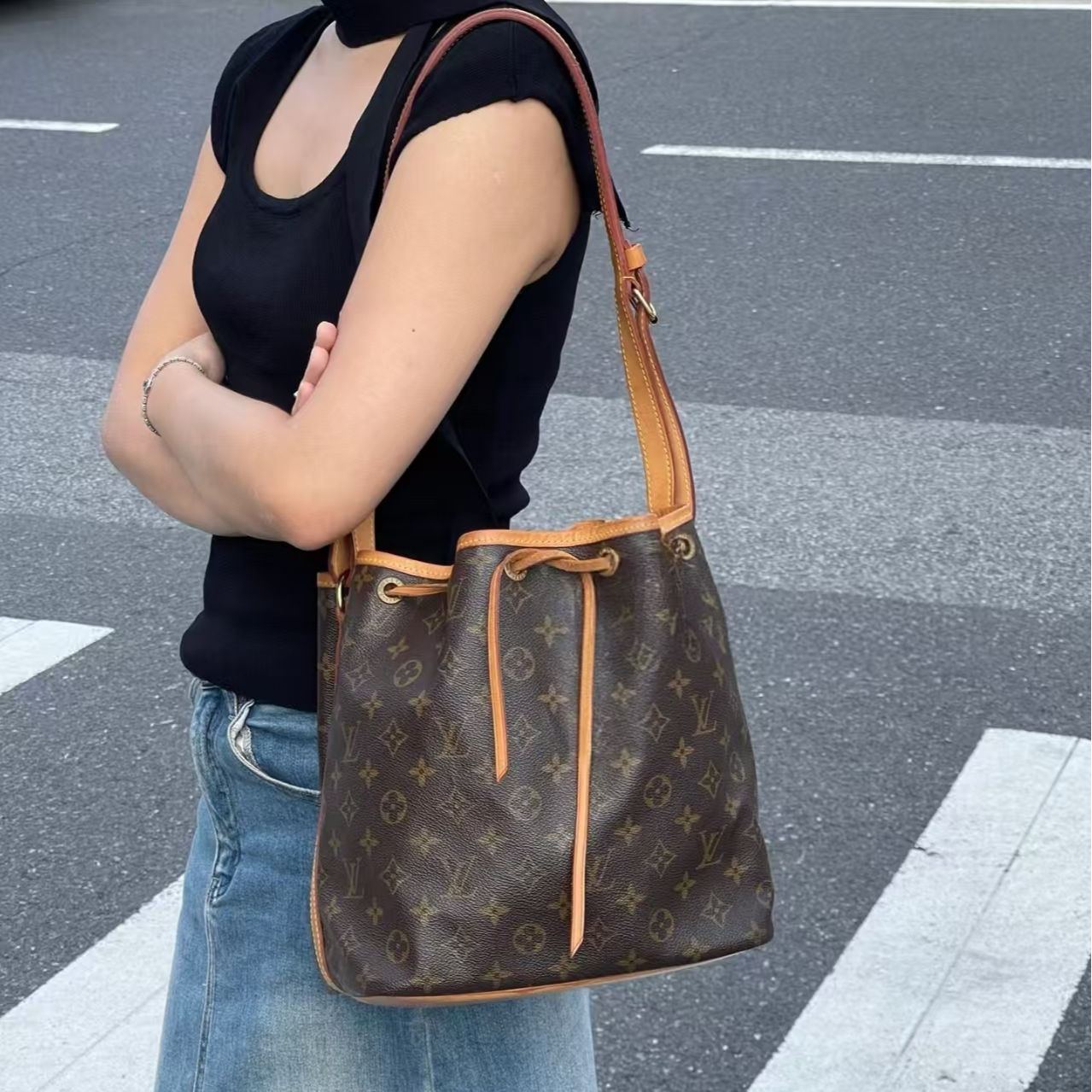 修复品 LouisVuitton/路易威登 抽绳小水桶  斜挎包 CC