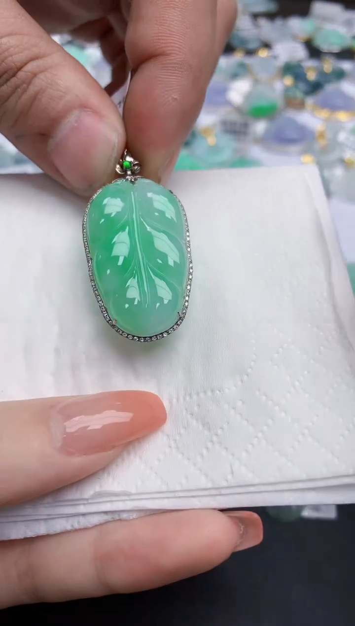 【闪购商品】翡翠颈饰18K金镶嵌天然缅甸翡翠A货