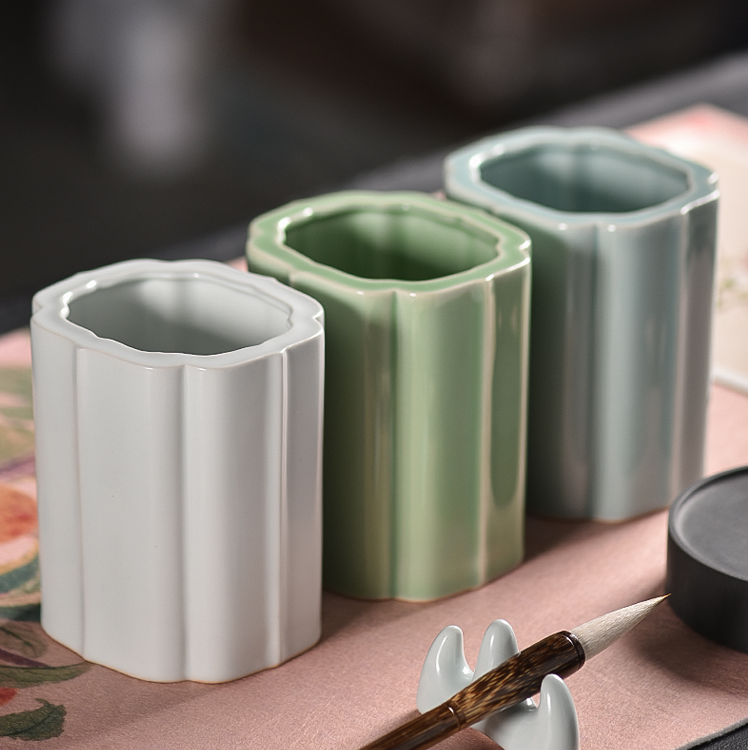 海棠笔筒简约毛笔收纳陶瓷文具摆件大号青瓷创意家用高端大容量