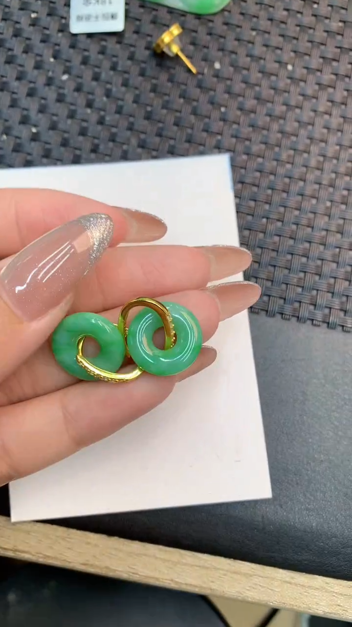 颈饰未镶嵌翡翠1